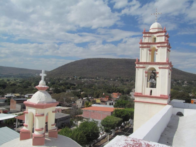 Autoridades municipales y estatales acordaron reabrir las cuatro salas del museo adjunto a la iglesia de San Esteban en Tetelpa, e incluso terminar de colocar una campana que le hace falta.