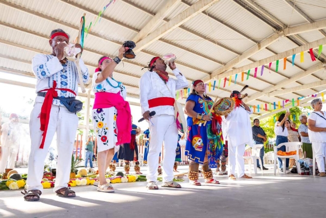 Ahuehuetzingo celebra el Día Internacional de los Pueblos Indígenas