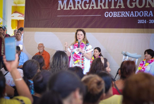 Margarita González Saravia estuvo este jueves en Axochiapan, dentro de su gira de agradecimiento.  