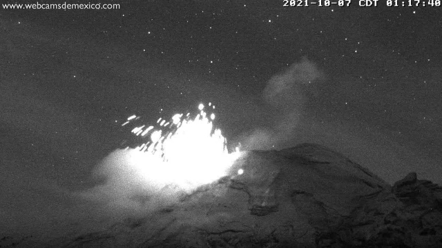 Volcán Popocatépetl registró explosión.