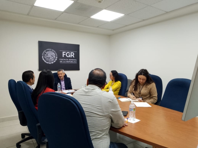 Se reúnen FGR y SAT para combatir delitos fiscales