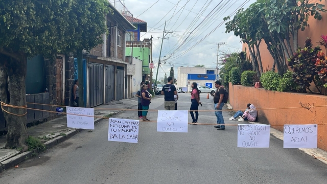 Protestan vecinos de calle Francisco Villa en colonia Buena Vista por falta de agua potable