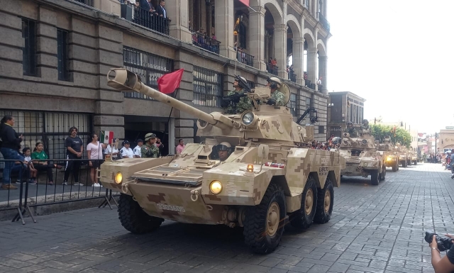 Se lleva a cabo desfile cívico militar conmemorativo al inicio de la Gesta Heroica de Independencia