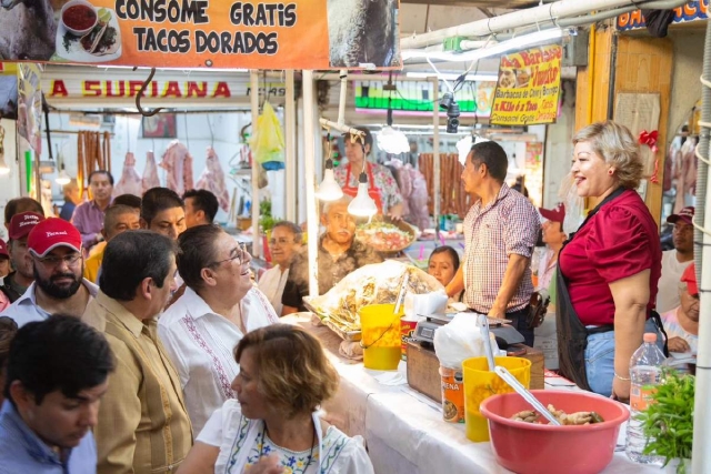 Ratifica Víctor Mercado compromiso con comerciantes del mercado viejo de Cuautla para impulsarlo