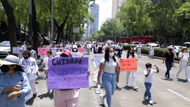 Marchan familiares de Lesly Martínez en CDMX, en demanda de justicia a fiscalías