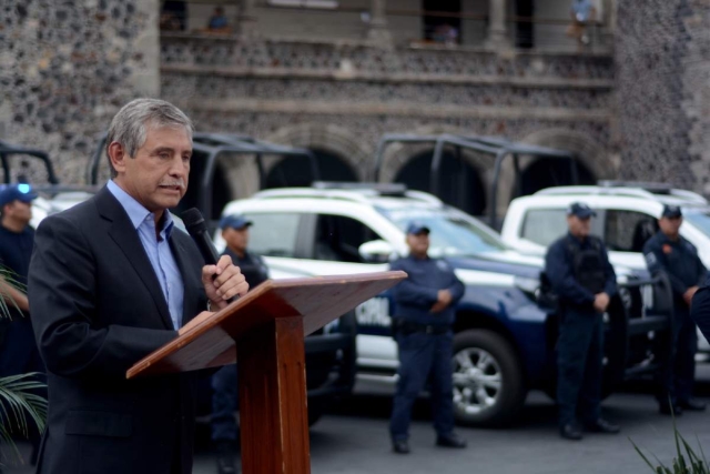 El alcalde entregó parque vehicular a la Policía de Cuernavaca.  