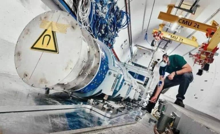 Físicos detectan señales de neutrinos en el Gran Colisionador de Hadrones