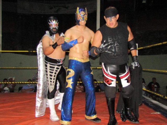  En la lucha estelar, el bando liderado por Gran Guerrero se impuso a Rey Bucanero, Radikal y Araña de Morelos Jr.