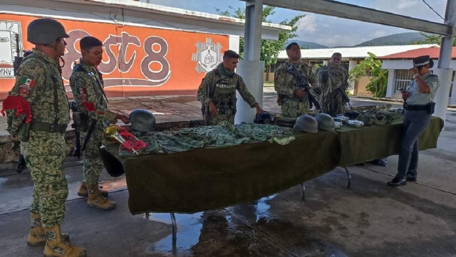 Los alumnos pudieron conocer parte de las labores que realiza el personal de la Sedena.