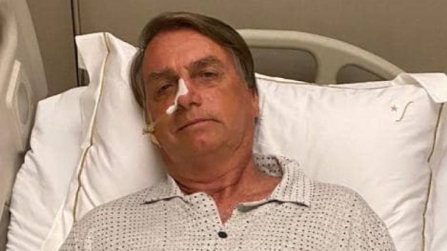 Bolsonaro es ingresado en un hospital de Brasilia por un fuerte dolor abdominal
