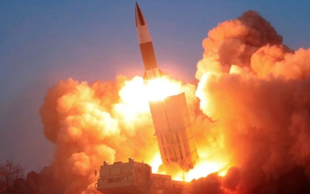Rusia alerta de alto riesgo de conflicto nuclear en décadas