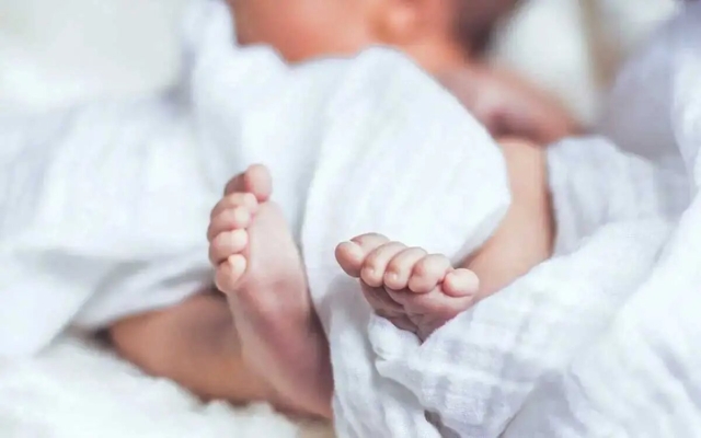 Madre denuncia a hospital por decapitar a su bebé durante el parto