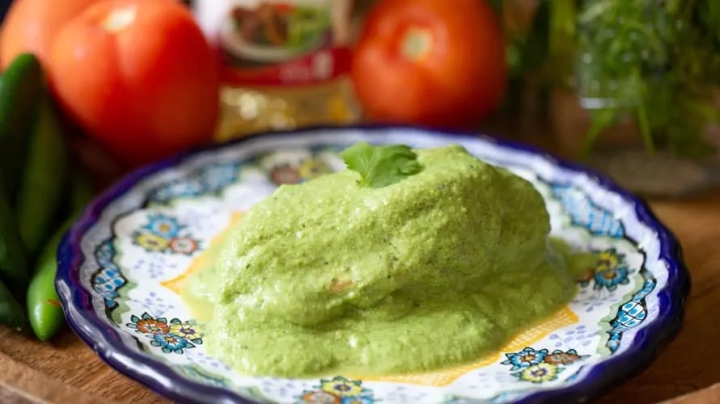 Recetas con pollo: muslos en salsa de cilantro, así los puedes preparar