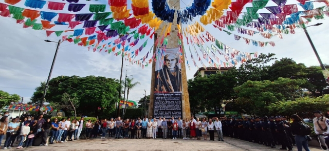 Participan seis mil personas en desfile del 16 de septiembre en Jiutepec