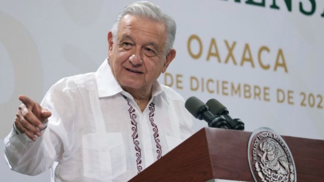 López Obrador crítica las privatizaciones de Milei en Argentina