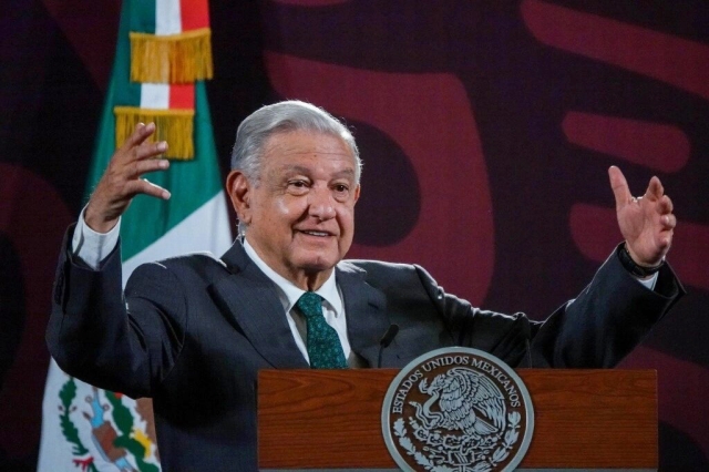 AMLO señala doble discurso de la oposición sobre apoyos sociales