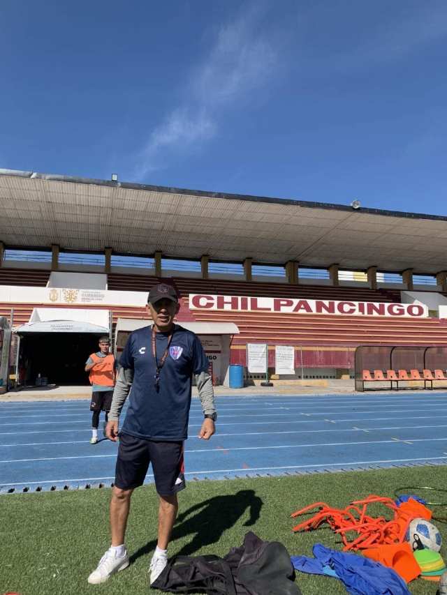 GUILLERMO ZAGAL TIENE experiencia en el futbol ecuatoriano con el equipo Deportivo Espoli de la segunda categoría del futbol de ese país.