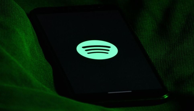 Cómo hacer dinero en Spotify a través de podcast