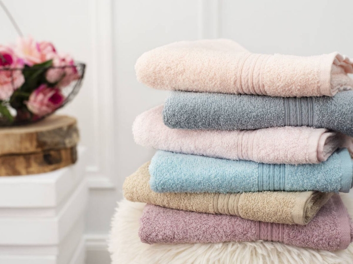 ¿Cómo lavar las toallas de baño y que no huelan a humedad? Aplica estos consejos de limpieza