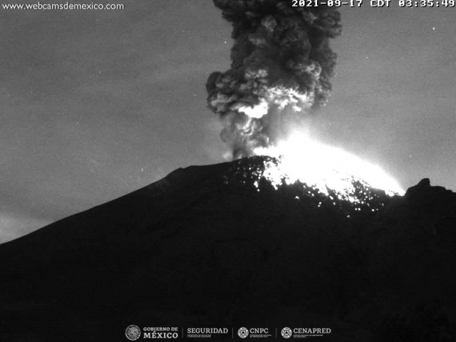 Volcán Popocatépetl registra fuerte explosión.