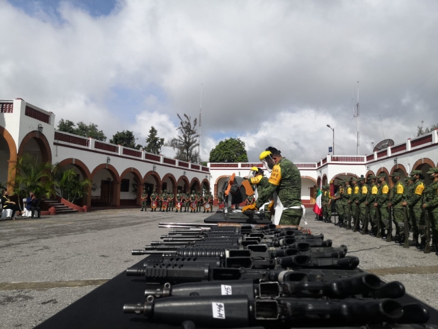 Realizan ceremonia de destrucción de armamento decomisado, en la 24 Zona Militar