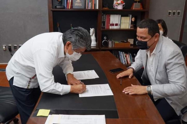 El alcalde de Oaxca, Francisco Martínez Neri, se reunión su homólogo de Jojutla, Juan Ángel Flores Bustamante.