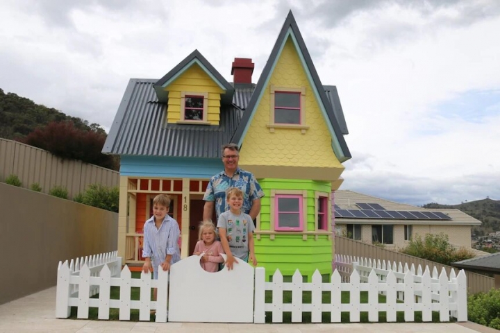 Hombre construye y recrea la casa de &quot;UP&quot; para su hijo.
