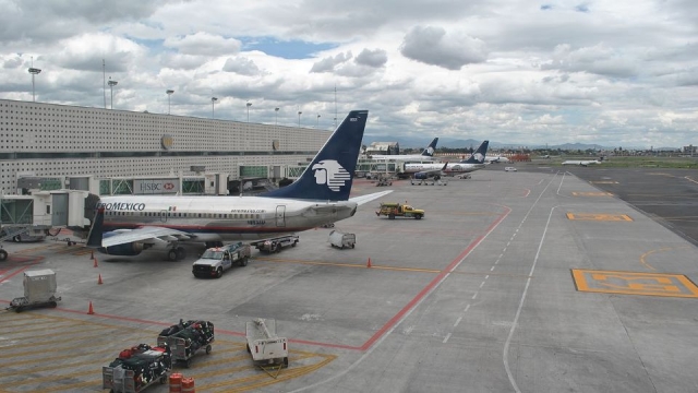 Semar estará a cargo de aeropuertos de CDMX, Guaymas, Obregón y Ciudad del Carmen, revela AMLO