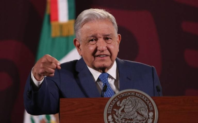 López Obrador planea enviar nueva reforma eléctrica