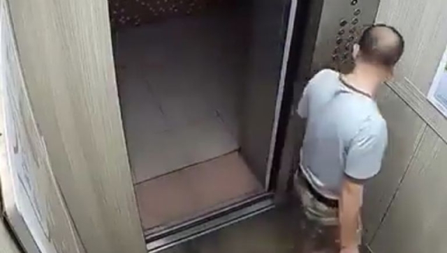Hombre muere en elevador de China por explosión de batería de litio