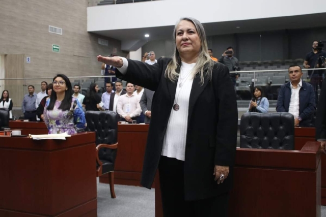 La nueva presidenta de la CEDH es licenciada en Derecho por una universidad a distancia…