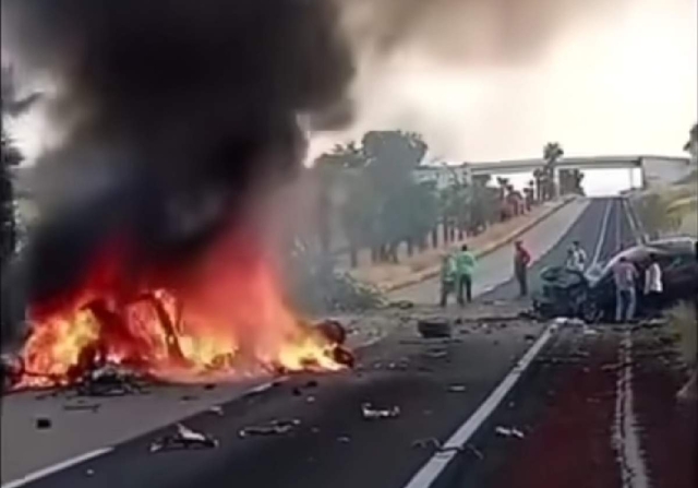 Las personas que fallecieron viajaban en uno de los vehículos.