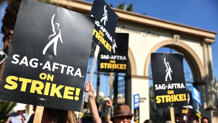 Hollywood resurge: SAG-AFTRA concluye huelga de actores con prometedor acuerdo