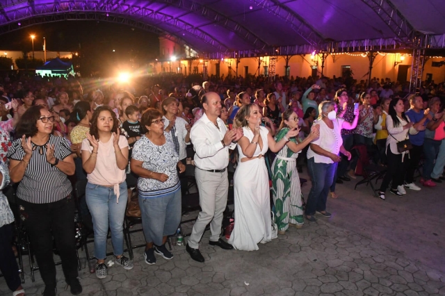 Cuautla celebra a las madres con Carlos Cuevas y rifa de obsequios