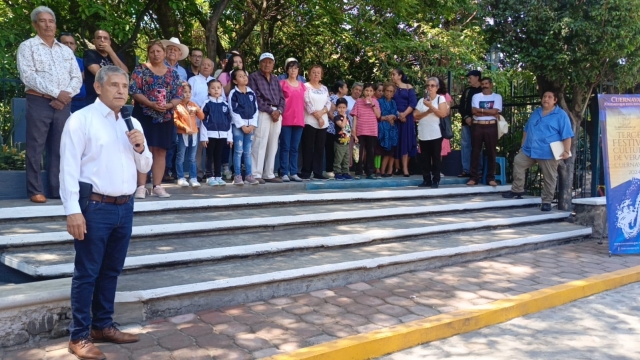 Develan placa en honor al general Felipe Neri, en el parque Melchor Ocampo