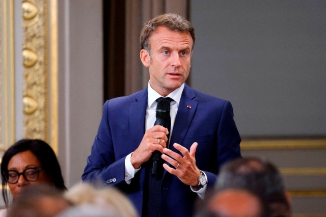 Anuncia Macron ley para reparar daños por disturbios en Francia