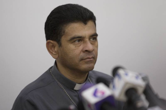 Persecución a la Iglesia en Nicaragua: dictan arresto domiciliario a obispo Rolando Álvarez