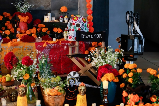 Inaugura Secretaría de Cultura ofrenda en el Cine Morelos &#039;México visto a través de la lente&#039;