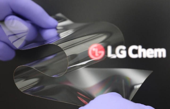 LG presenta su nueva tecnología de pantalla plegable: tan dura como el cristal, pero flexible y casi sin marcas de pliegue