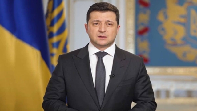 Ante operación rusa el presidente de Ucrania impone ley marcial