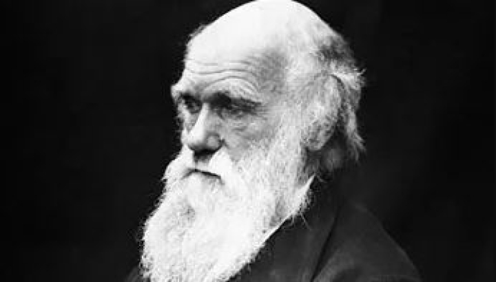 Charles Darwin revolucionó el pensamiento biológico