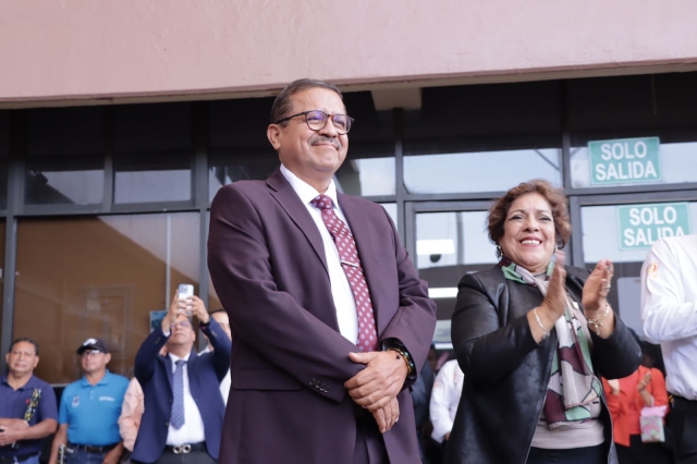 Toma posesión Leandro Vique Salazar del cargo como director del IEBEM