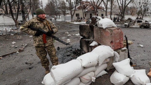 ¿Qué son las bombas de racimo que enviará EU a Ucrania y por qué están prohibidas en más de cien países?