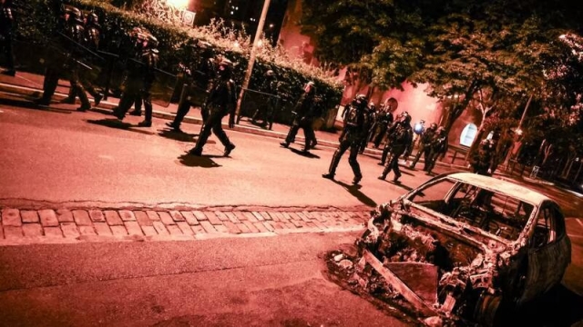 Cuarta jornada de disturbios en Francia deja cerca de mil detenidos