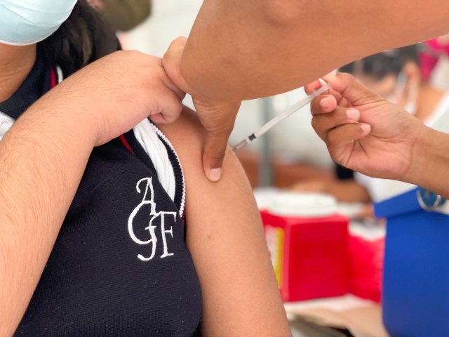 Arranca en Morelos campaña de vacunación contra VPH a niñas de 13 y 14 años