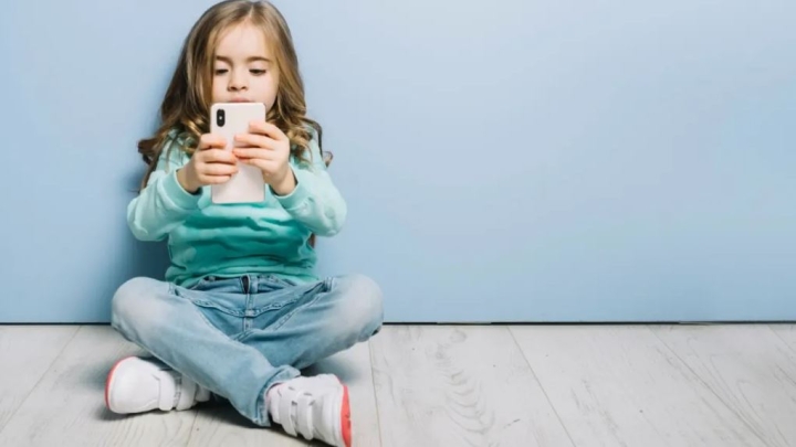¡Quítale el celular a los niños! Esta es la edad ideal para tener celular, según expertos