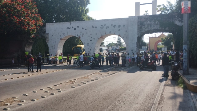 Bloquearon habitantes de UH San Carlos carretera federal Cuautla-Cuernavaca