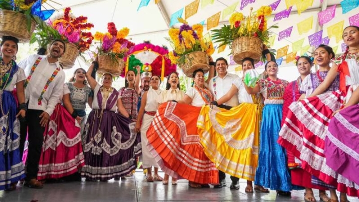 ¡Vive la Guelaguetza 2023 en CDMX! Proyectarán en el Zócalo funciones gratis sobre Oaxaca