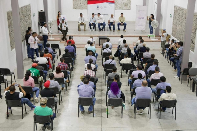   Este jueves inició el taller dirigido a quienes laboran en los 36 rastros del estado.