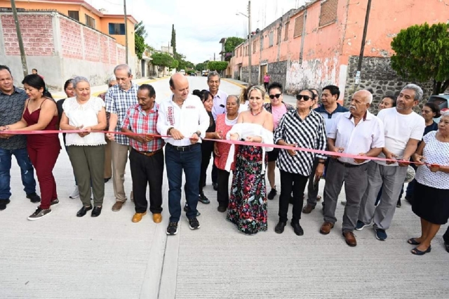 Vecinos tuvieron que esperar más de 40 años para la pavimentación.